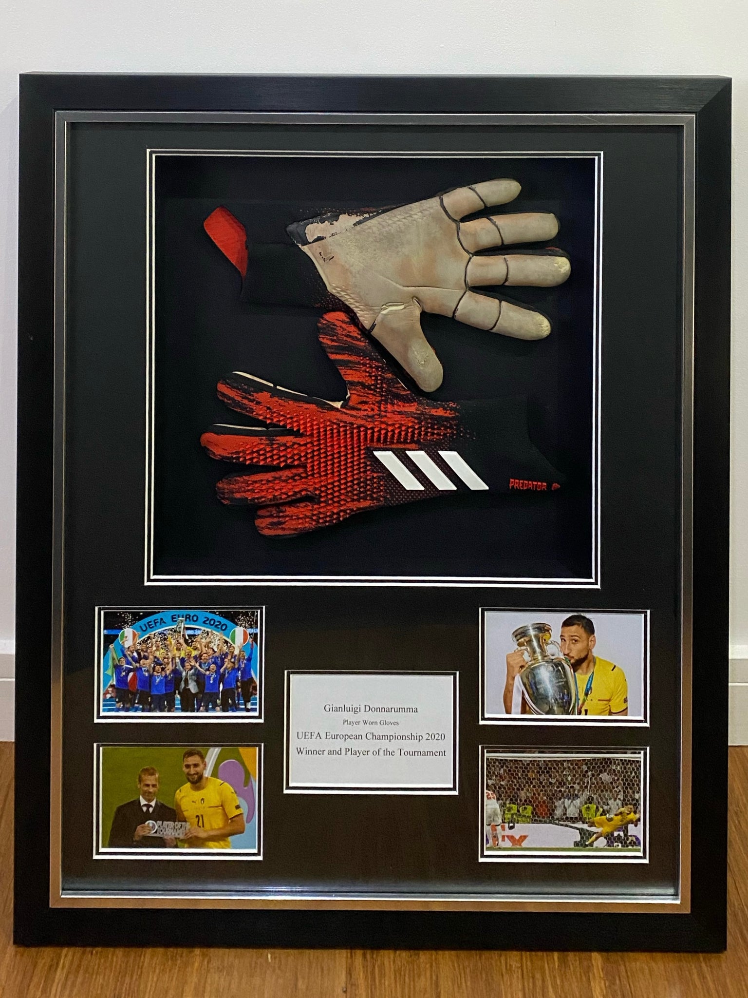 donnarumma handschuhe Framed Worn Gianluigi Donnarumma Gloves – Artabilia